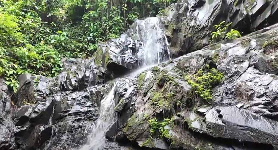 Ton Ao Yon Waterfall